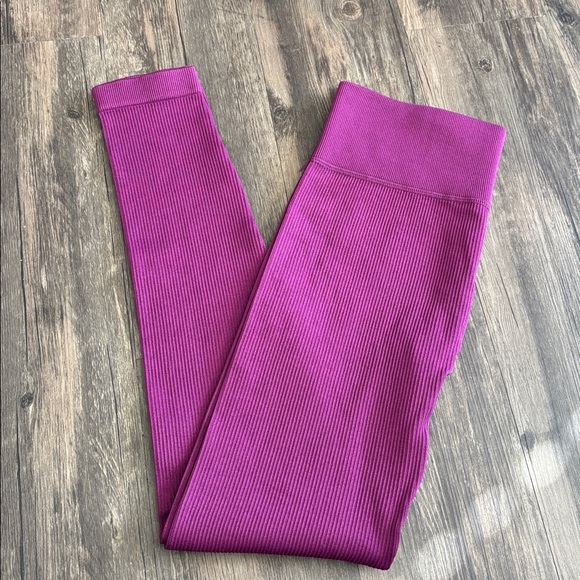 🧘🏽♀️💞🏋🏽♀️NWOT High-Waisted Ribbed Seamless Leggings Sz L/XL🏋🏽♀️💞🧘🏽♀️ - Picture 7 of 8